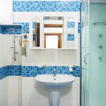 Alice In Wonderland - Bymyhomeincomo Apartamento Lake Como